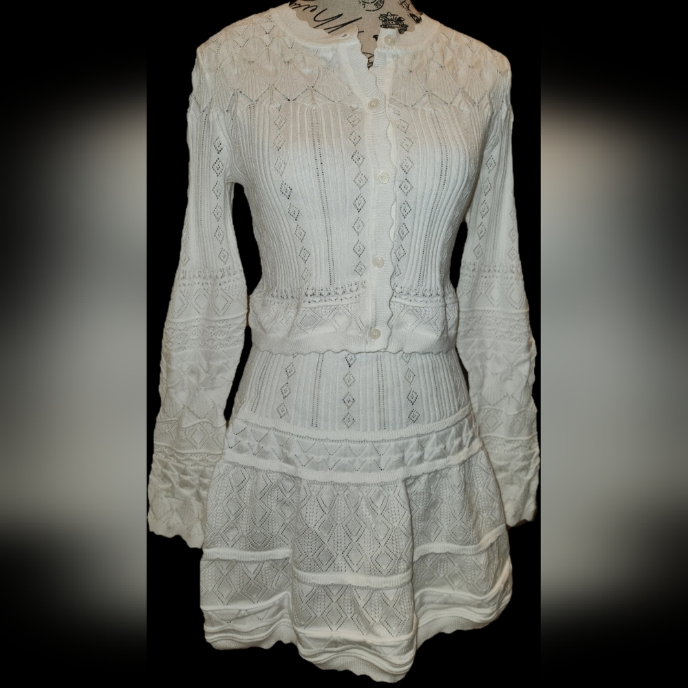 Willow & Wind Elegant White Lace Top Bottons Yop And Skirt Small Size Ivory